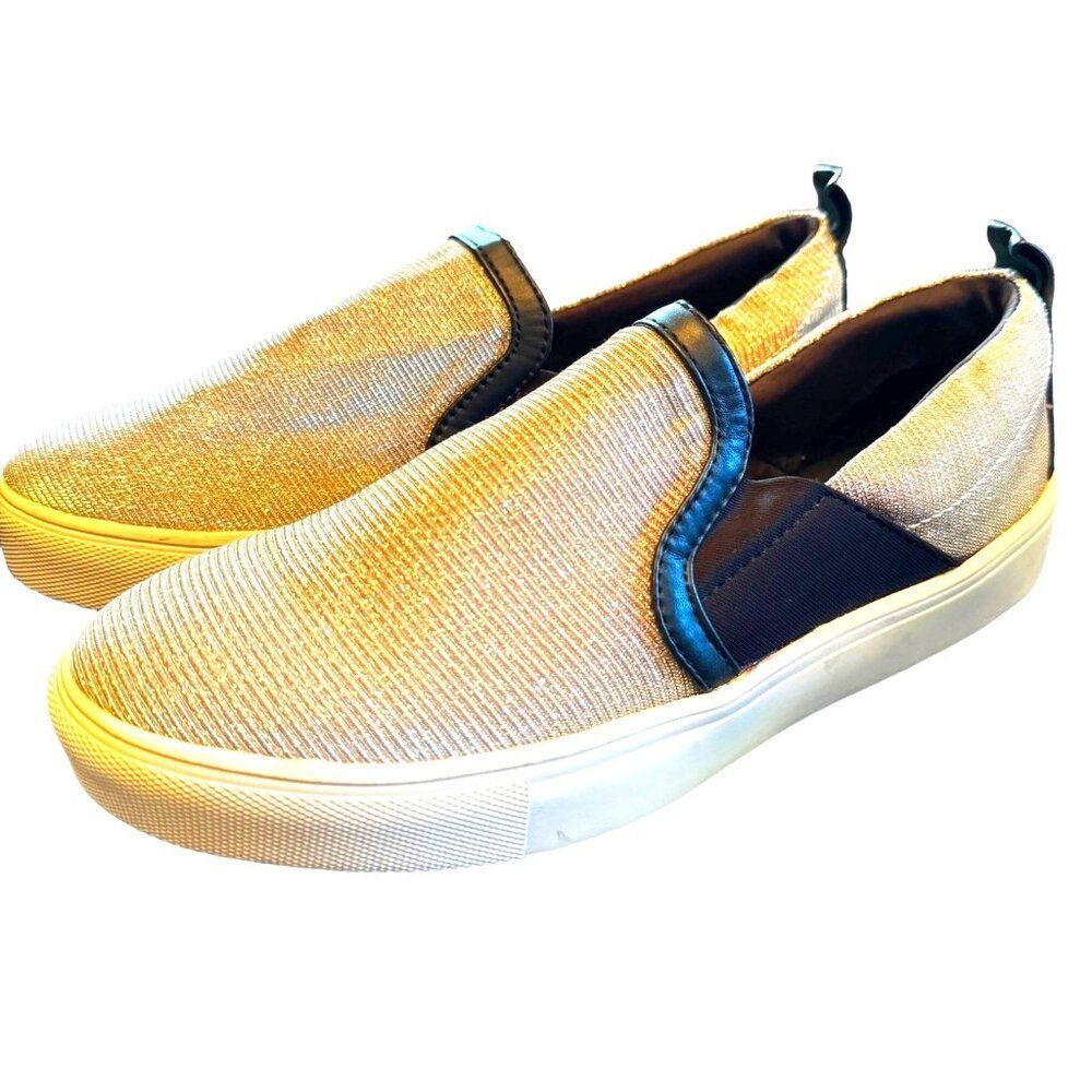 Mia Silver Slip-On Women's Casual Sneakers‎ Size 7 Comfortable & Stylish